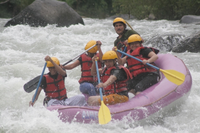  Instrutores de Rafting 